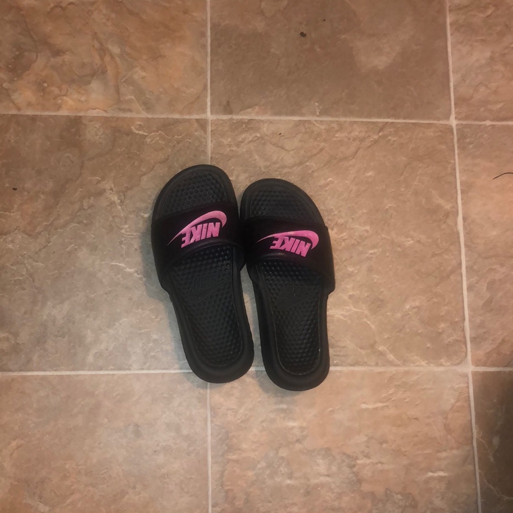 Black and pink nike sandals